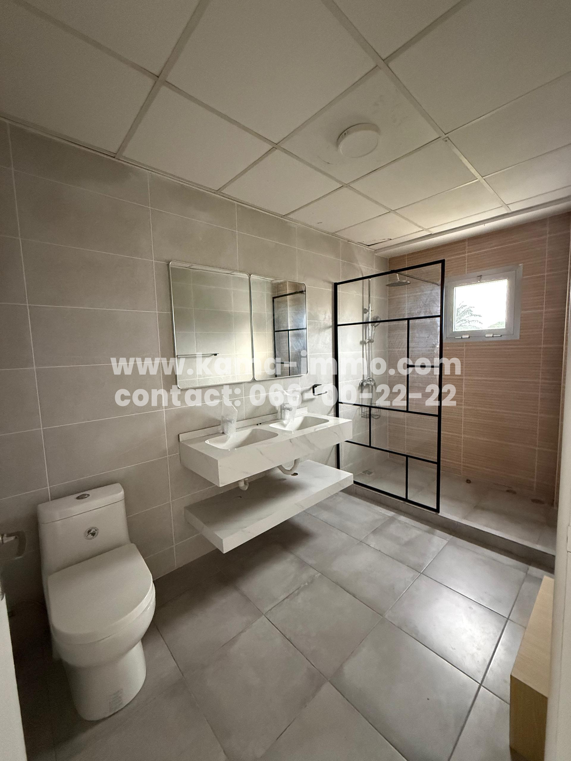 Appartement Dans Barrière à Louer à Ambowé