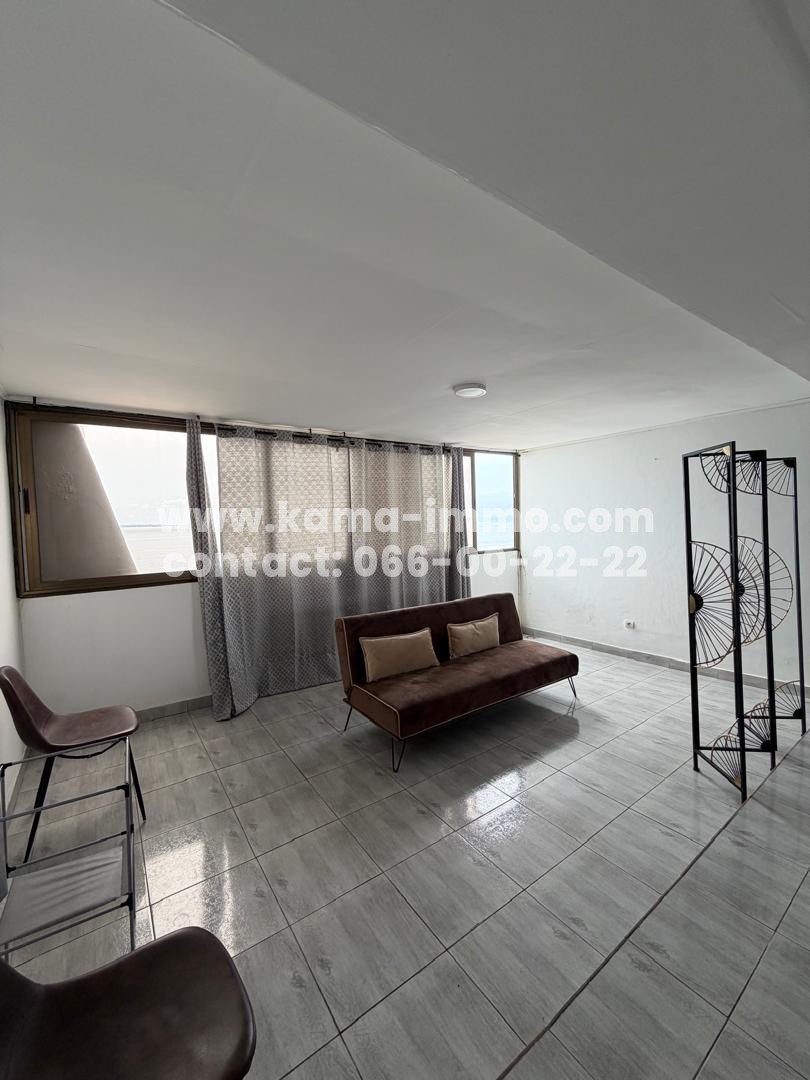 Studio Meublé à Louer Au centre ville avec vue sur Mer